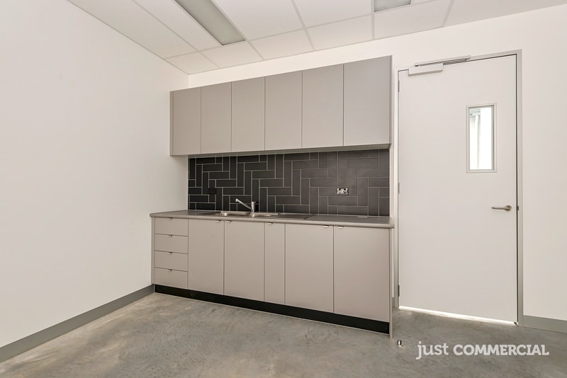 Click to view all images 3/105 Cochranes Road Moorabbin VIC 3189 - Image 3