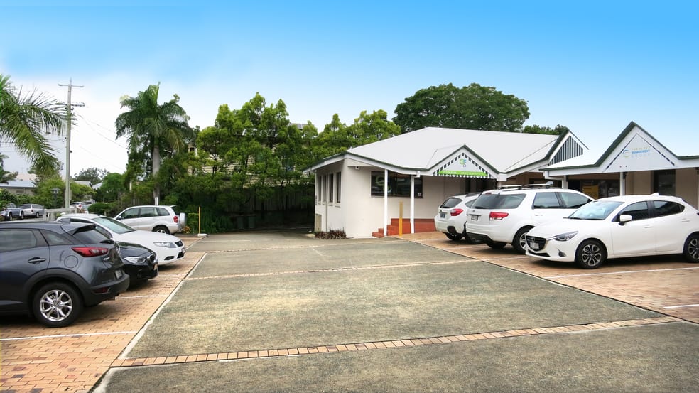 Click to view all images 2/15 Grange Road Grange QLD 4051 - Image 3