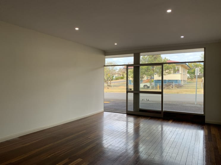Click to view all images 4/176 Glebe Road Booval QLD 4304 - Image 1