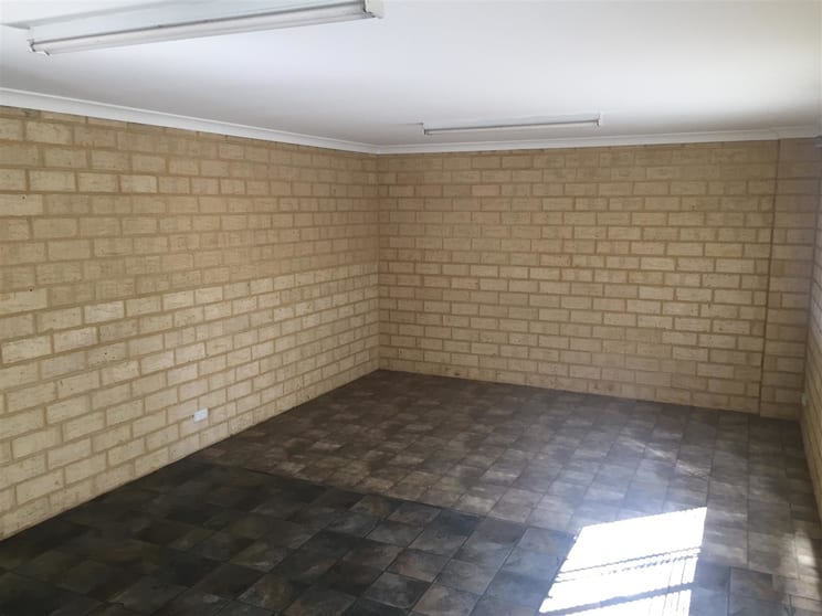 Click to view all images 4/231 Barrington Street Bibra Lake WA 6163 - Image 3