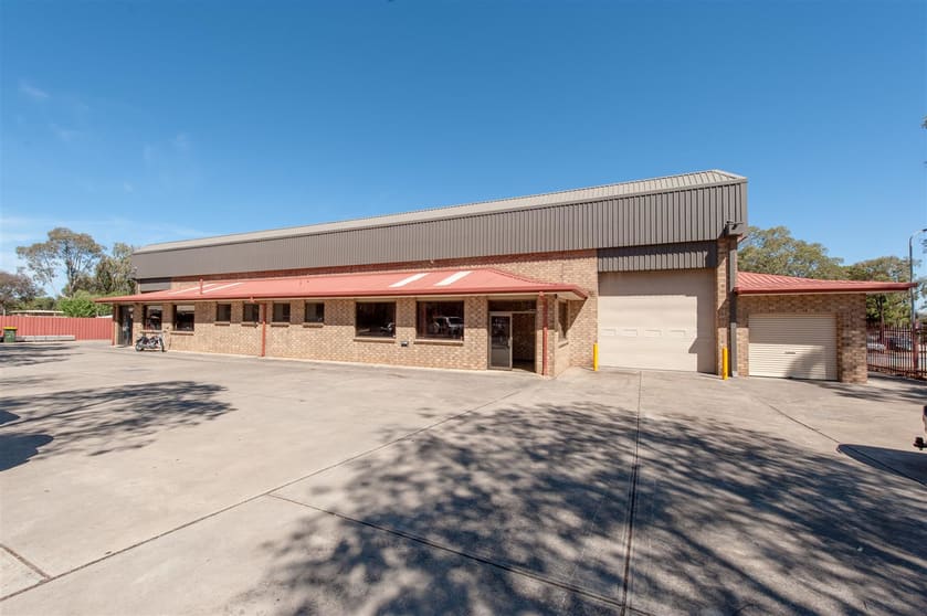 Click to view all images 2 Langford_Road Pooraka SA 5095 - Image 1