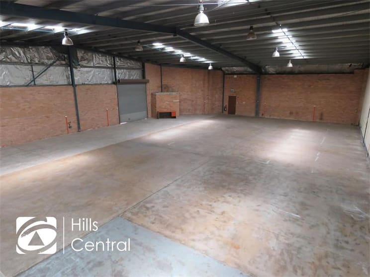 Click to view all images 4/8 Anella Avenue Castle Hill NSW 2154 - Image 3