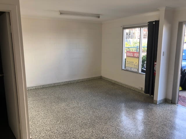 Click to view all images Shop 3, 9-11 Normanby Street Yeppoon QLD 4703 - Image 3