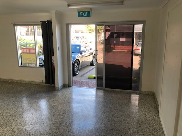 Click to view all images Shop 3, 9-11 Normanby Street Yeppoon QLD 4703 - Image 2