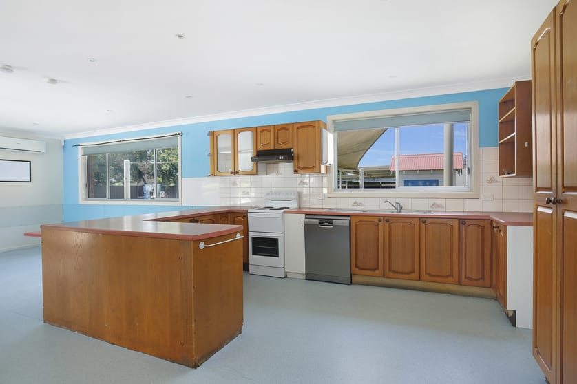 Click to view all images 11 Alexander Street Fairy Meadow NSW 2519 - Image 2