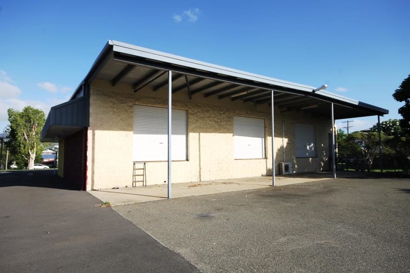 Click to view all images Shop 2 - 185 BERSERKER STREET Berserker QLD 4701 - Image 2