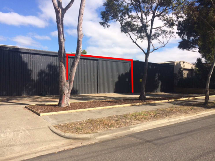 Click to view all images 2/15 The Esplanade North Shore VIC 3214 - Image 1