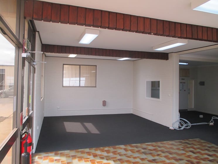 Click to view all images 1-5 East West Place Tamworth NSW 2340 - Image 3