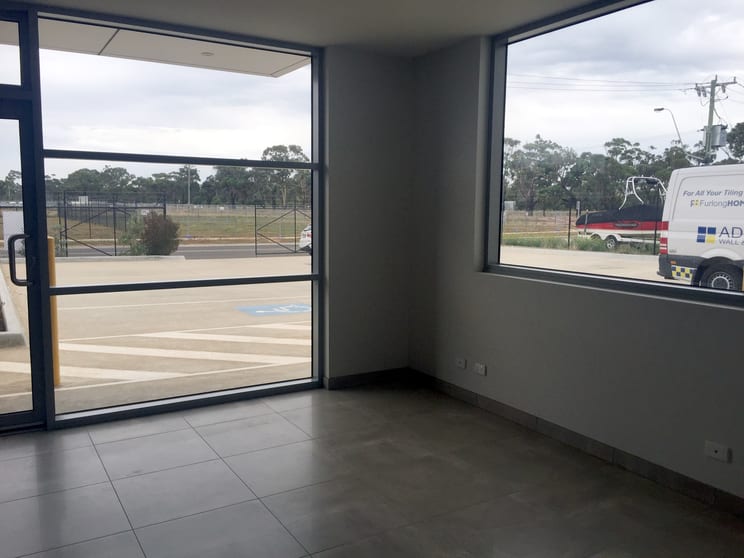 Click to view all images 2/76 Riverside Avenue Werribee VIC 3030 - Image 3