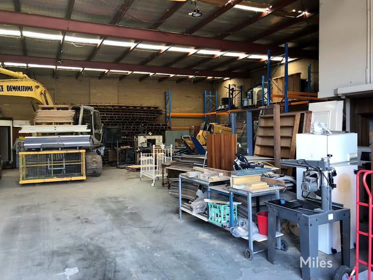 Click to view all images 14 Kim Close Bulleen VIC 3105 - Image 2