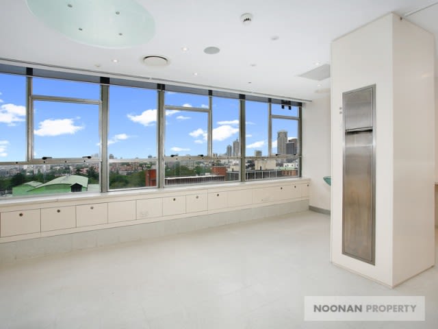 Click to view all images 803/229 Macquarie Street Sydney NSW 2000 - Image 2