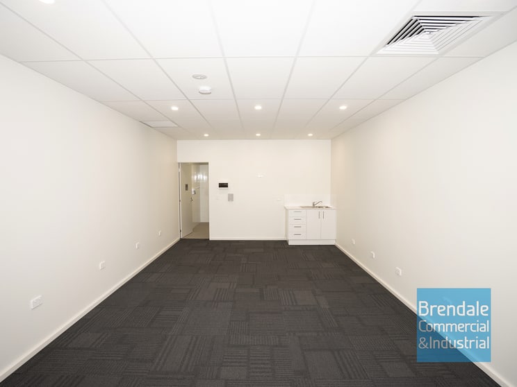 Click to view all images Unit 2/520 Gympie Rd Strathpine QLD 4500 - Image 1