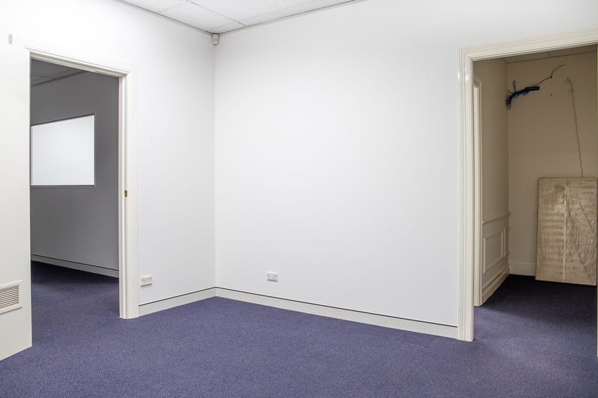 Click to view all images UNDER OFFER - 28/10 Gladstone Road Castle Hill NSW 2154 - Image 2