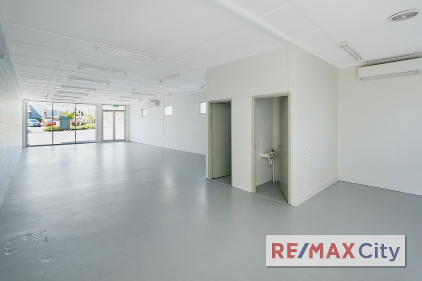 Click to view all images Shop 1/601 Logan Road Greenslopes QLD 4120 - Image 1