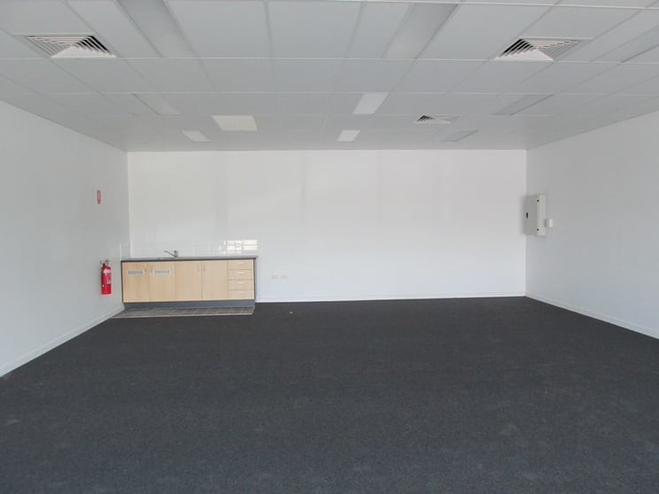 Click to view all images 2/13 Medical Place Urraween QLD 4655 - Image 2