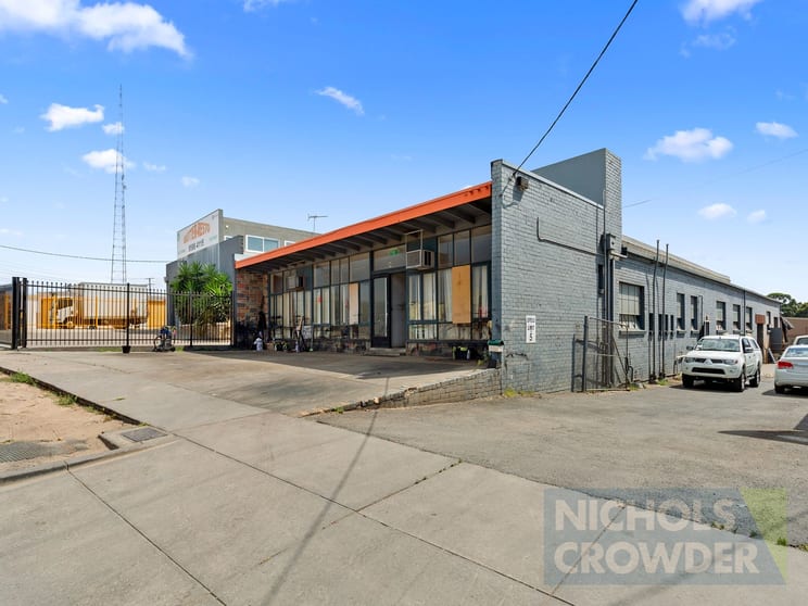 Click to view all images 9 Wren Road Moorabbin VIC 3189 - Image 1