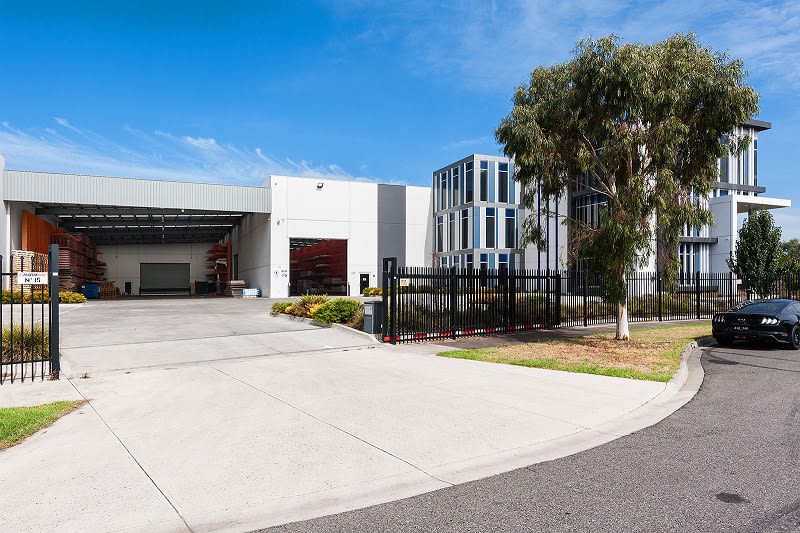Click to view all images 15 Equator Road Thomastown VIC 3074 - Image 3