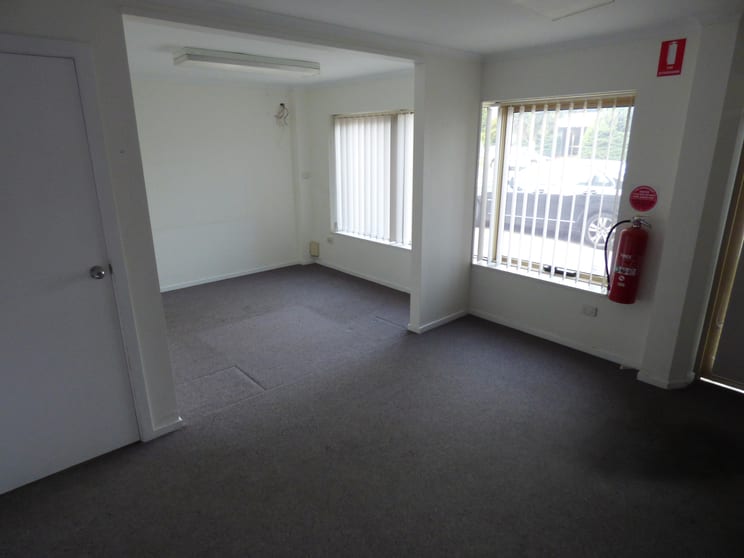 Click to view all images 11 Aristoc Road Glen Waverley VIC 3150 - Image 3