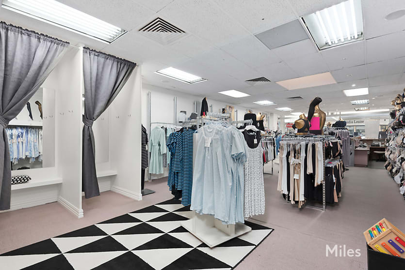 Click to view all images 181 Upper Heidelberg Road Ivanhoe VIC 3079 - Image 3
