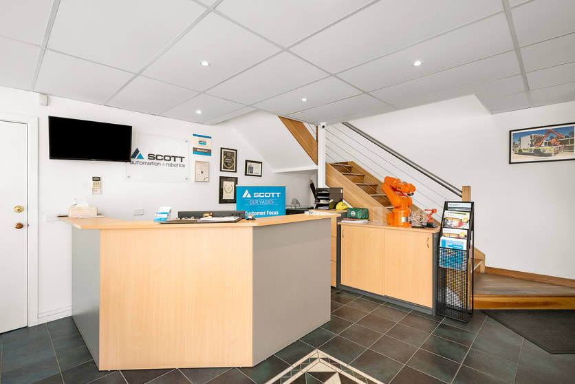 Click to view all images 10 Lillee Crescent Tullamarine VIC 3043 - Image 3