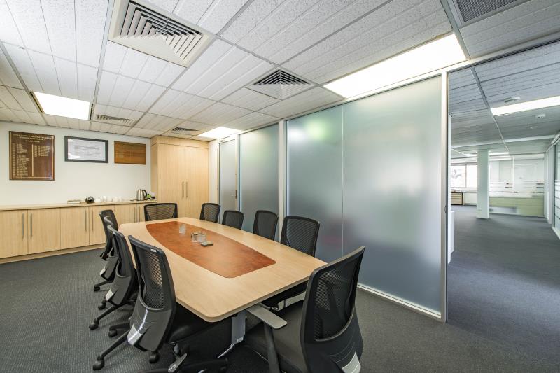 Click to view all images Unit 2, 16 Thesiger Court Deakin ACT 2600 - Image 2