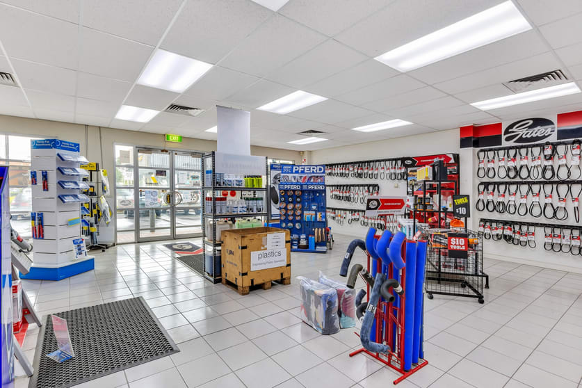 Click to view all images 105 Main South Road Morphett Vale SA 5162 - Image 2