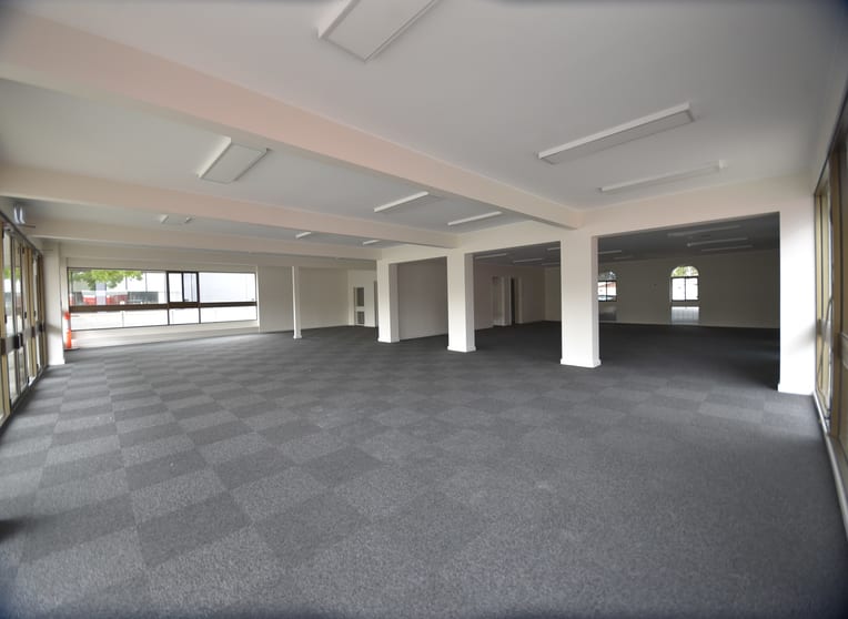 Click to view all images 157 Main South Road Morphett Vale SA 5162 - Image 2