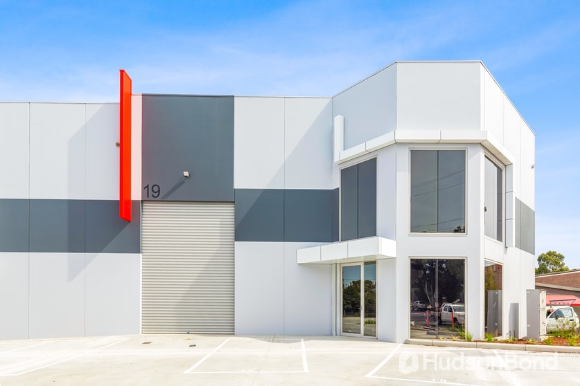 Click to view all images 19/8 Monomeeth Drive Mitcham VIC 3132 - Image 1