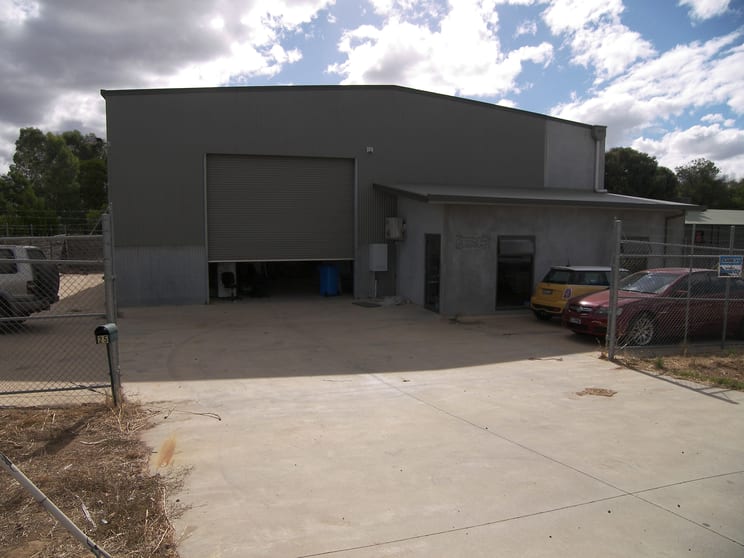 Click to view all images 25 McDowalls Road East Bendigo VIC 3550 - Image 1