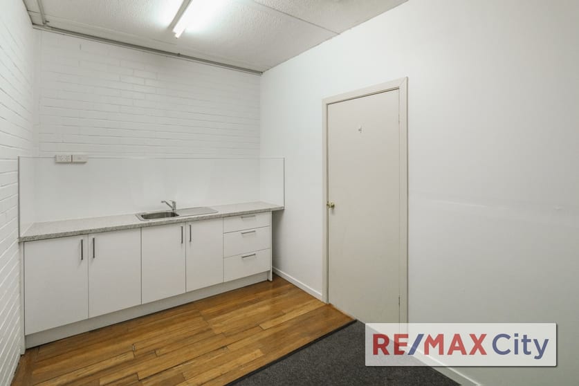 Click to view all images 494 Ipswich Road Annerley QLD 4103 - Image 3