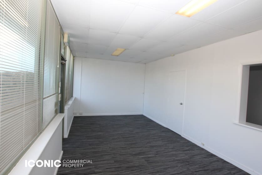 Click to view all images Unit 2/11 Mulgul Road Malaga WA 6090 - Image 3