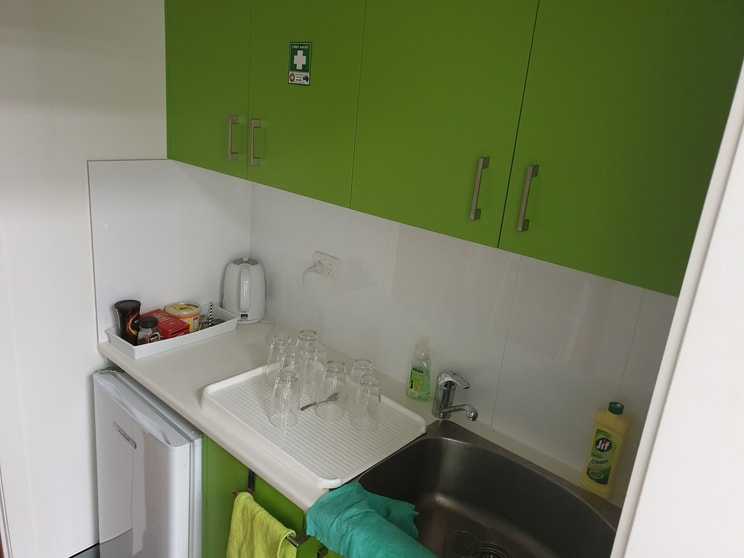 Click to view all images 3 & 4/680 Sandgate Road Clayfield QLD 4011 - Image 3