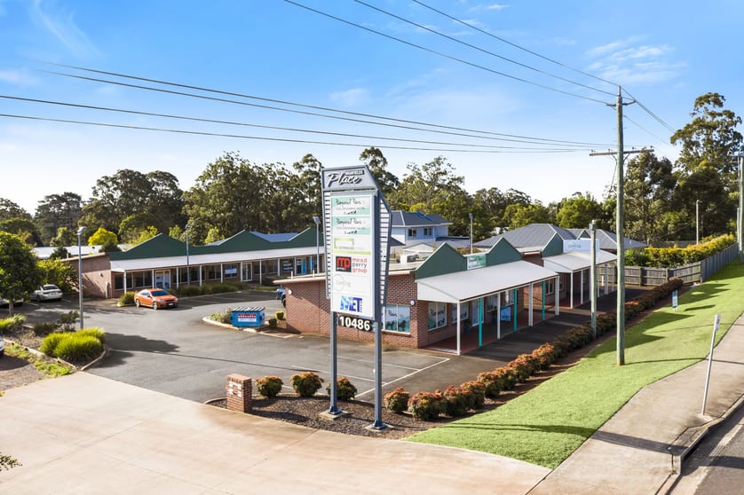 Click to view all images 4/10486 New England Highway Highfields QLD 4352 - Image 2