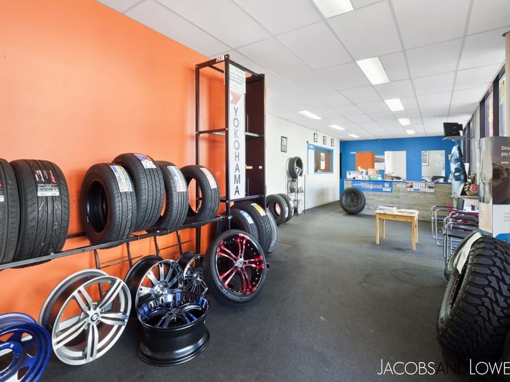 Click to view all images 201 Mornington-Tyabb Road Mornington VIC 3931 - Image 2