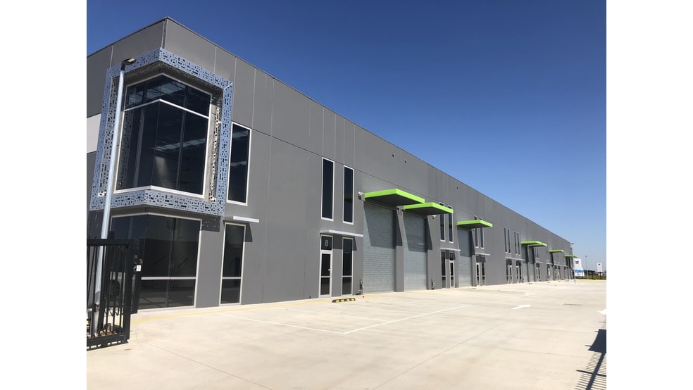 Click to view all images 7/1 Network Drive Truganina VIC 3029 - Image 1