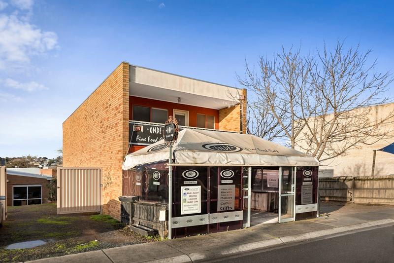 Click to view all images 1 Barrett Lane Mornington VIC 3931 - Image 1