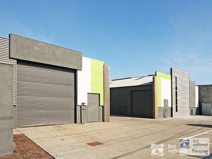 Click to view all images 1/81 Miles Grove Seaford VIC 3198 - Image 3