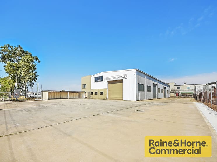 Click to view all images 24 Johnstone Road Brendale QLD 4500 - Image 1