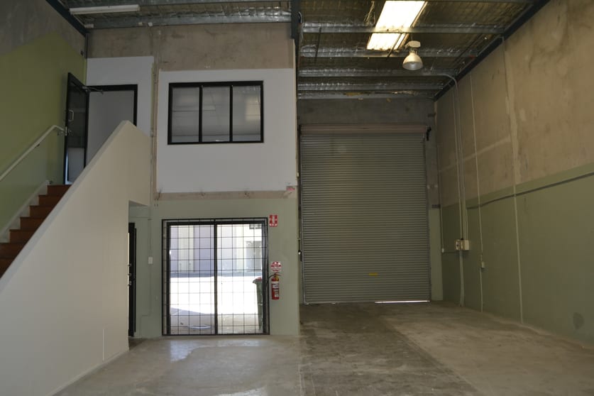Click to view all images Unit 3/17A Ern Harley Dr Burleigh Heads QLD 4220 - Image 3