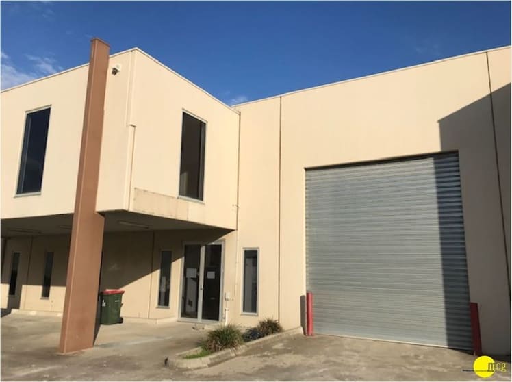 Click to view all images 2/243 Sunshine Road Tottenham VIC 3012 - Image 2
