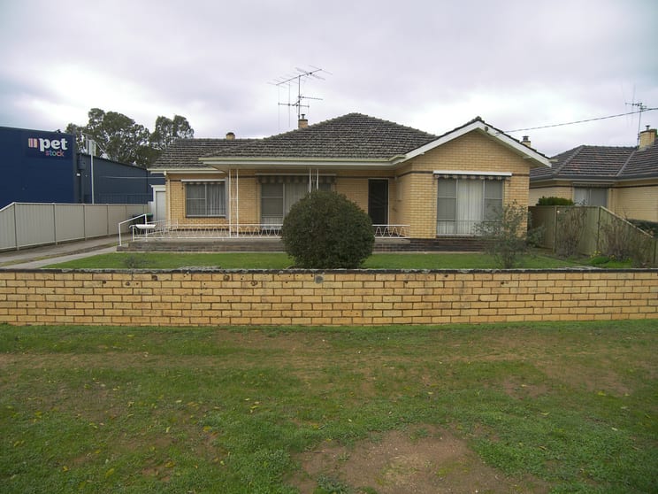 Click to view all images 76 Midland Highway Epsom VIC 3551 - Image 2