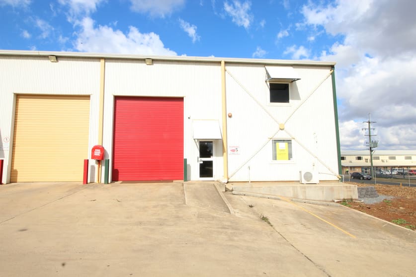 Click to view all images 1/11-12 Molloy Street Torrington QLD 4350 - Image 2