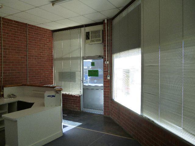 Click to view all images Unit 1/90 Somerville Road Hampton Park VIC 3976 - Image 3
