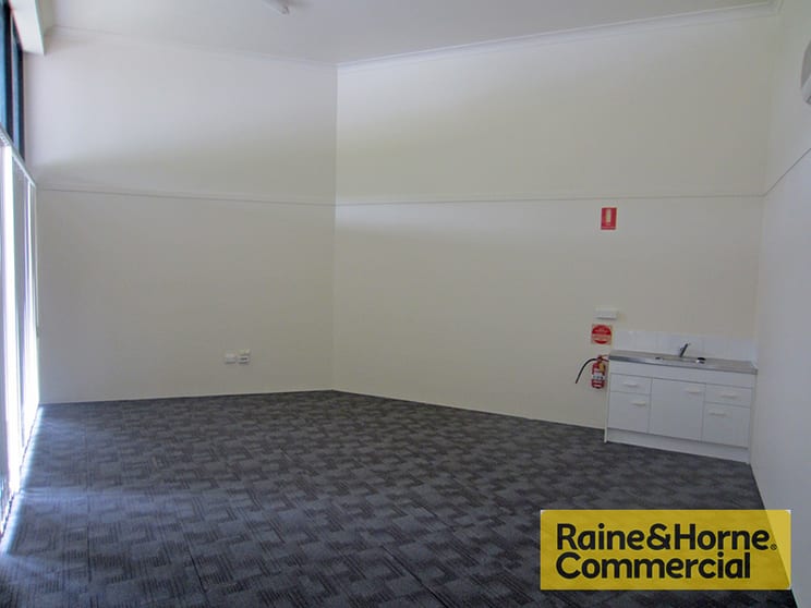 Click to view all images 3/50 Ainsdale Street Chermside West QLD 4032 - Image 3