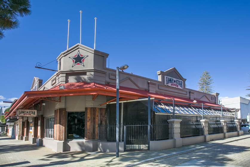 Click to view all images 1/13 Essex Street Fremantle WA 6160 - Image 2
