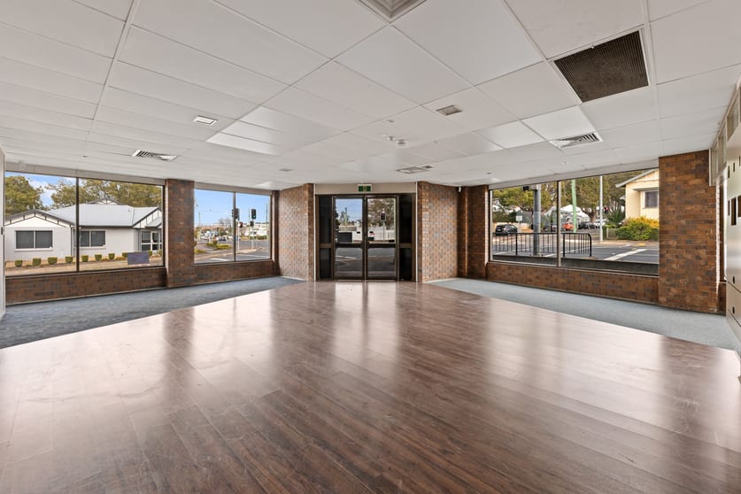 Click to view all images 16 Clifford Street Toowoomba QLD 4350 - Image 3