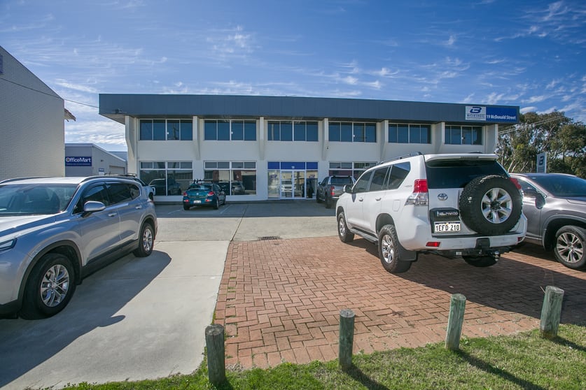 Click to view all images 19 McDonald Street Osborne Park WA 6017 - Image 2
