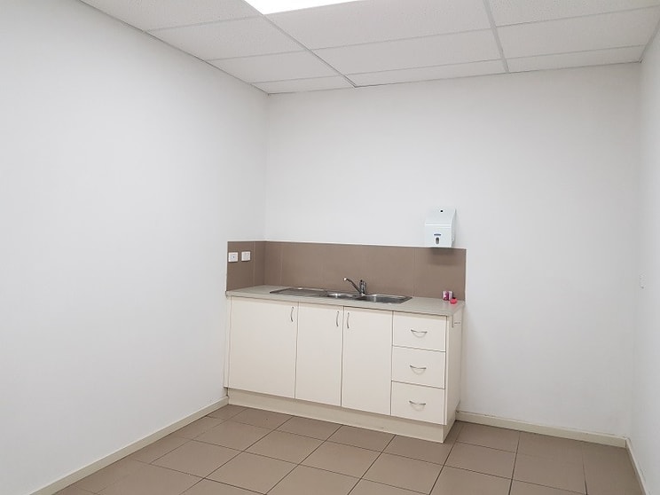 Click to view all images 30 Goodyear Drive Thomastown VIC 3074 - Image 3
