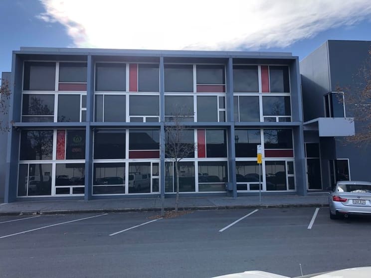Click to view all images 4-6 Light Common Mawson Lakes SA 5095 - Image 2