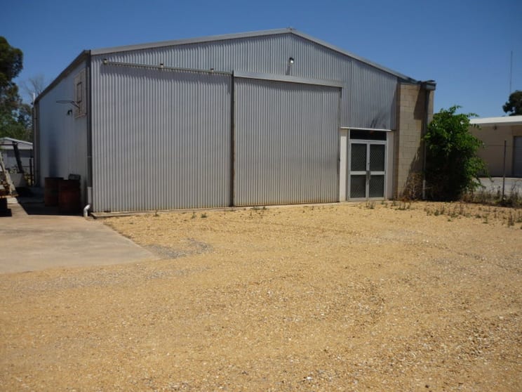 Click to view all images 7 Barfield Crescent Edinburgh North SA 5113 - Image 3